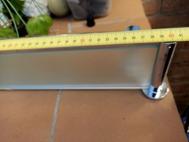 Balda de cristal y metal para baño