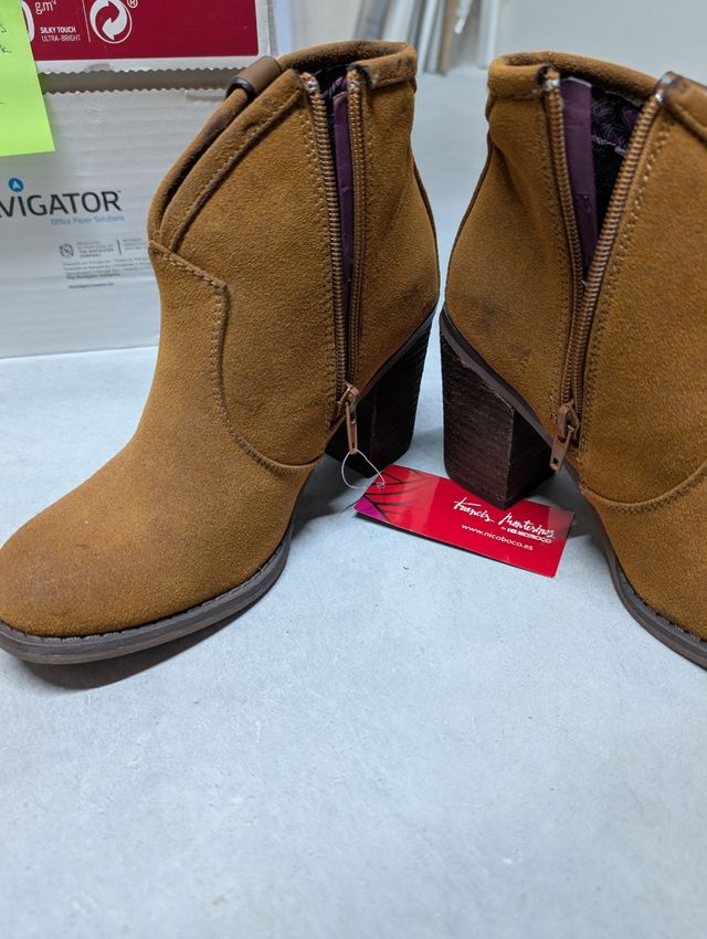 Botines de ante camel tacón