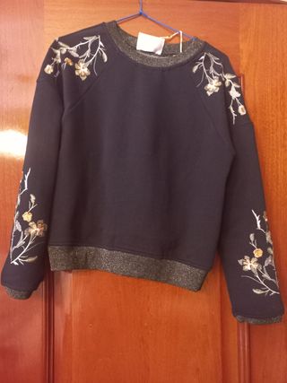 Jersey Negro Bordado Dorado Talla M 