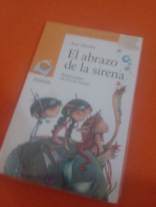 El abrazo de la sirena (Sopa De Lobros) (Spanis...