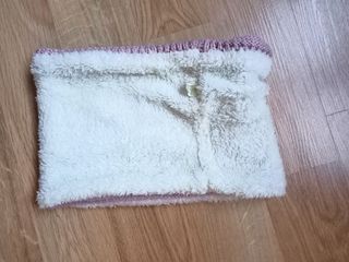 Cuello rosa con interior de peluche