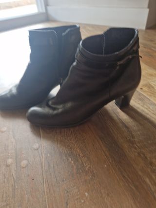 Botines de piel negros talla 39
