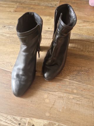 Botines de piel negros talla 39