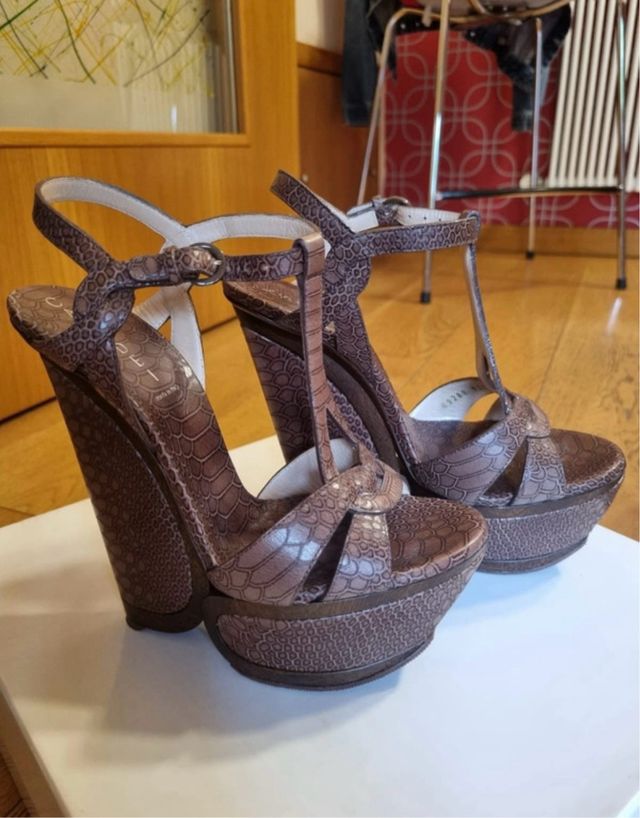 Sandalo con plateau Casadei marrone