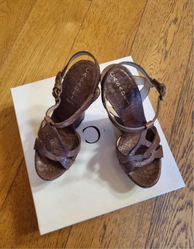 Sandalo con plateau Casadei marrone