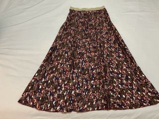 Falda larga plisada floral multicolor para mujer.