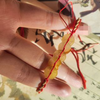 Pulsera de jade xiu con cordón rojo
