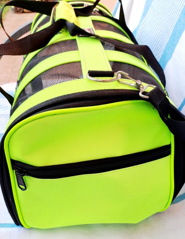 Trasportino per cani nero e verde