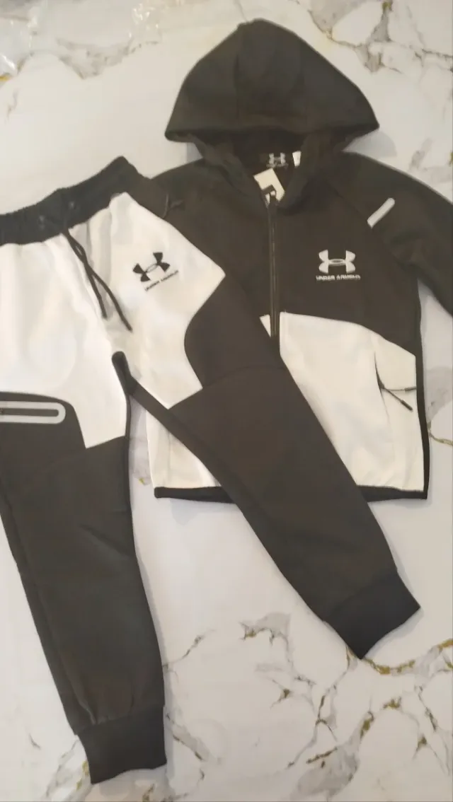 Chándal para niño negro y blanco talla 6 