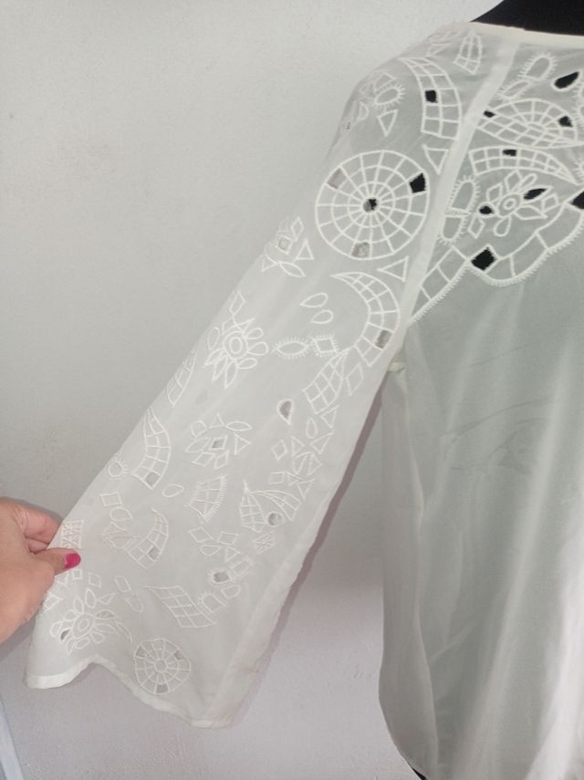 Camisa de encaje blanca