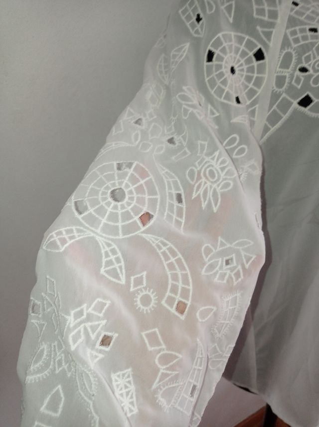 Camisa de encaje blanca