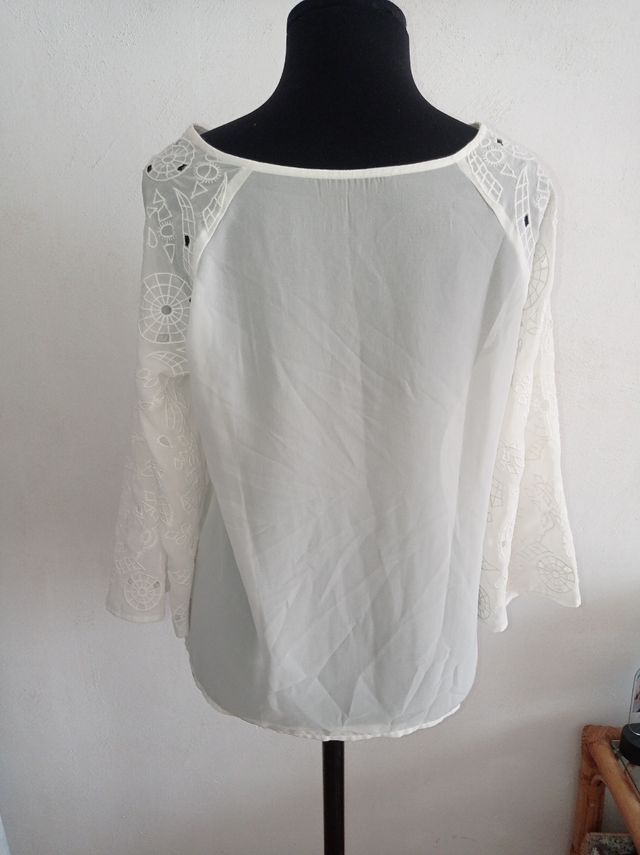 Camisa de encaje blanca
