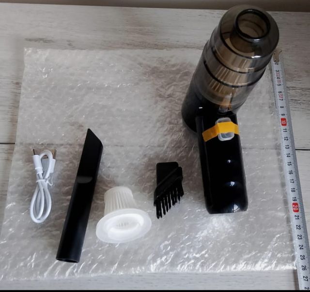 Aspiradora de mano inalámbrica negra