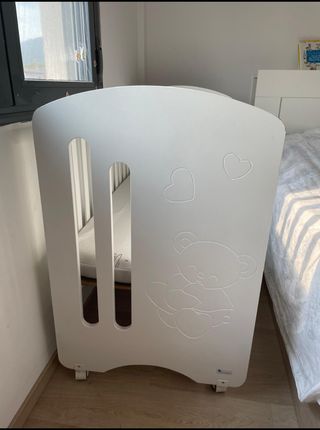 Cuna colecho blanca con osito