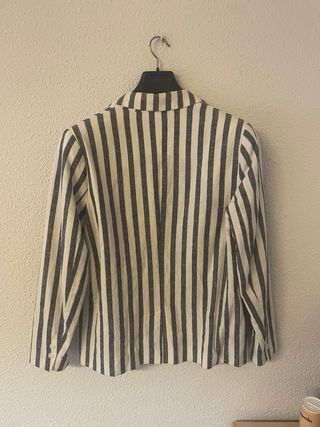 Blazer Pimkie rayas blanco y negro