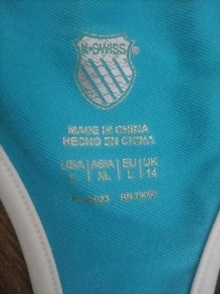 Vestido deportivo azul y blanco