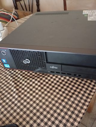 Fujitsu Esprimo Torre PC
