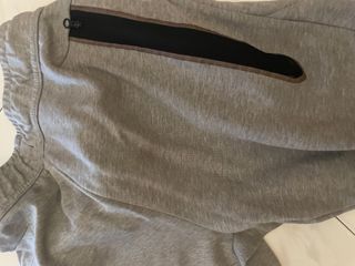 Pantalón Nike Tech Gris