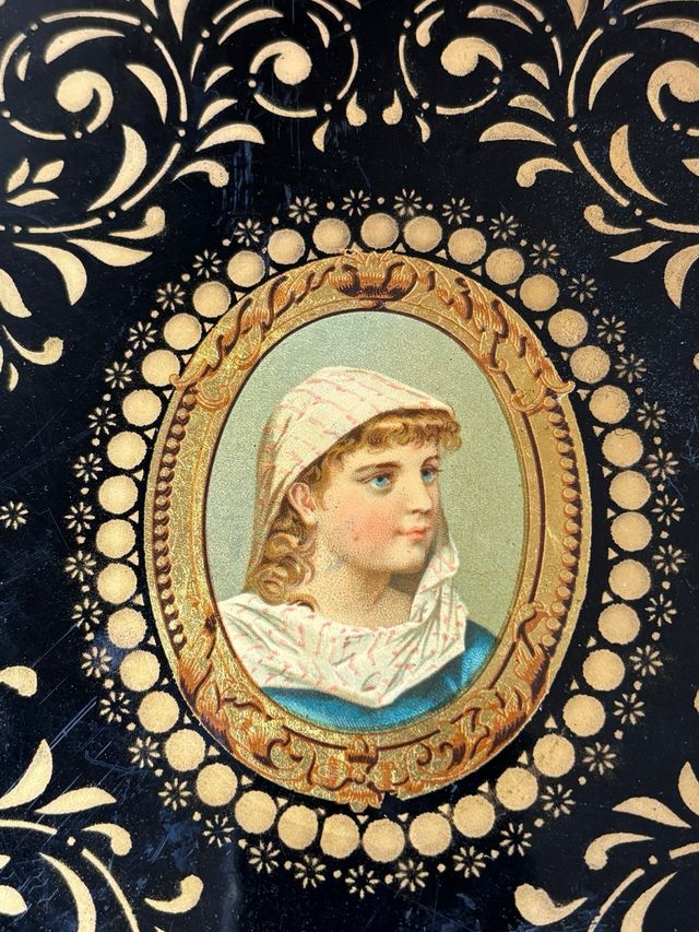 Bandeja antigua decorada