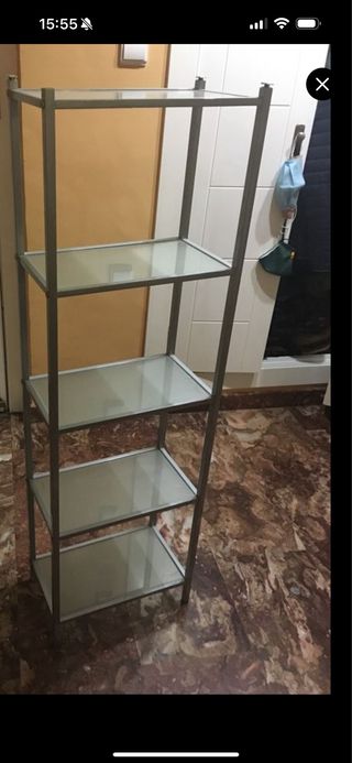 Estantería de cristal y metal