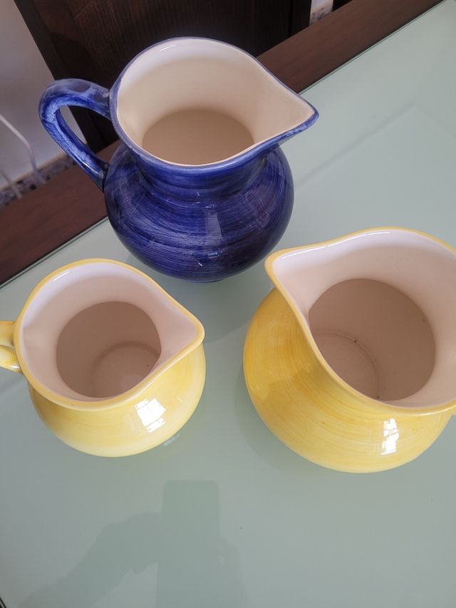 Juego de 3 jarras de cerámica