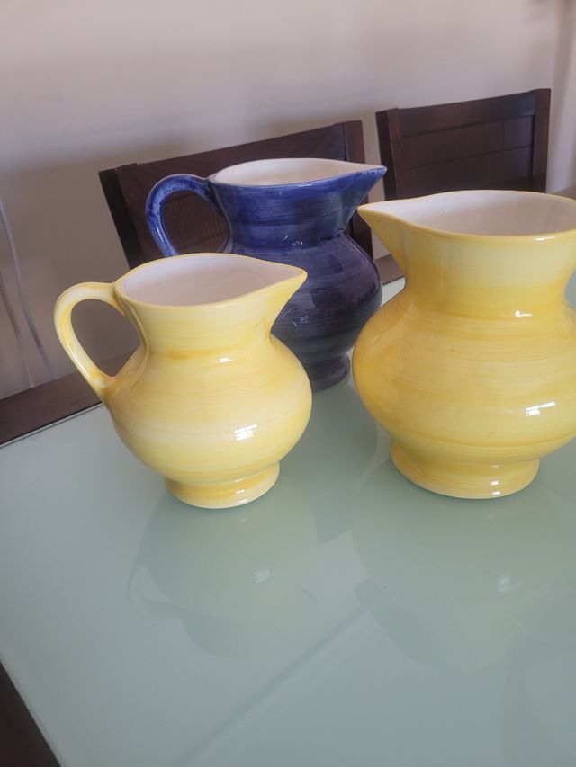 Juego de 3 jarras de cerámica