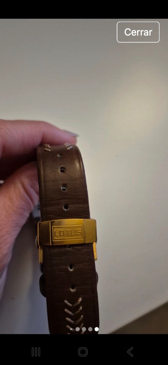 Reloj Lotus Dorado
