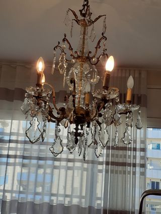 Lámpara de araña antigua de cristal