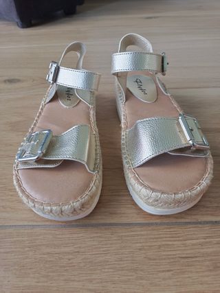 Sandalias Flyfor Talla 36 Doradas