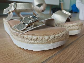 Sandalias Flyfor Talla 36 Doradas