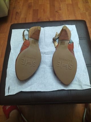 Zapatos de tacón abierto Sachelle.Sin estrenar