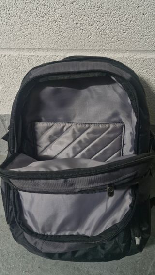 Mochila Dell impermeable gris y negra