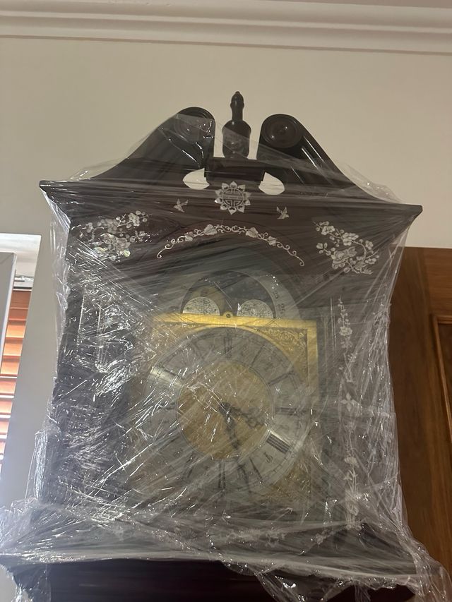 Relógio de pé em madeira clássico