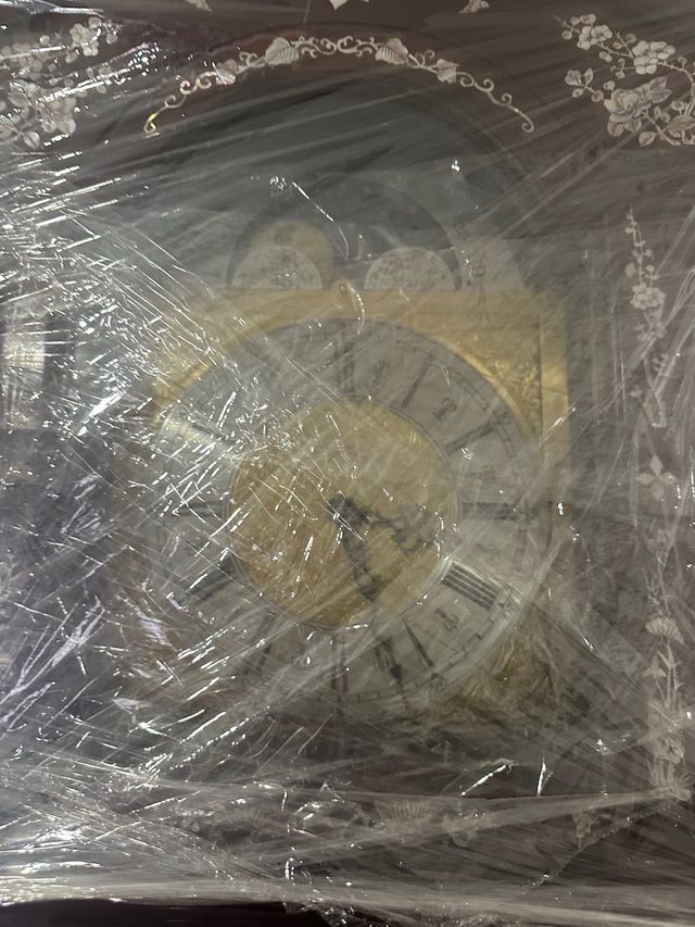 Relógio de pé em madeira clássico