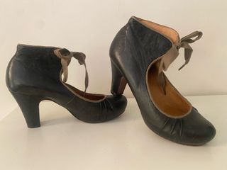 Zapatos Chie Mihara Negros con Lazo