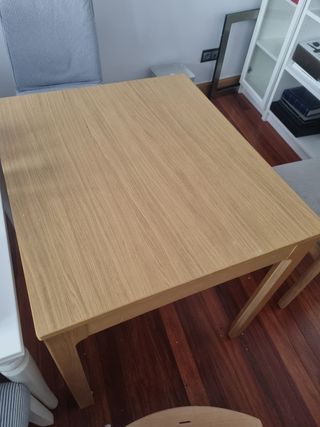 Mesa y 2 Sillas Madera ikea