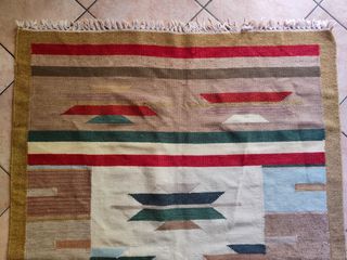 Grande tappeto kilim etnico beige e multicolore