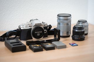 Olympus OMD E-M10 Mark III + 3 objetivos + Accesor