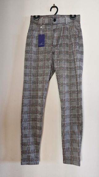 Pantalón cuadros slim gris y rojo