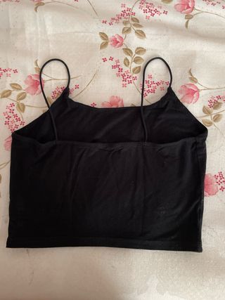 Top blanco y negro con tirantes