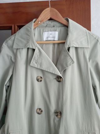Gabardina Stradivarius verde
