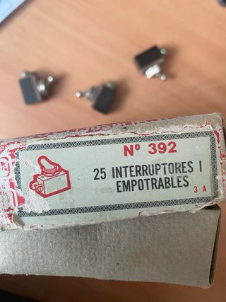 Interruptor empotrable BJC según fotos.