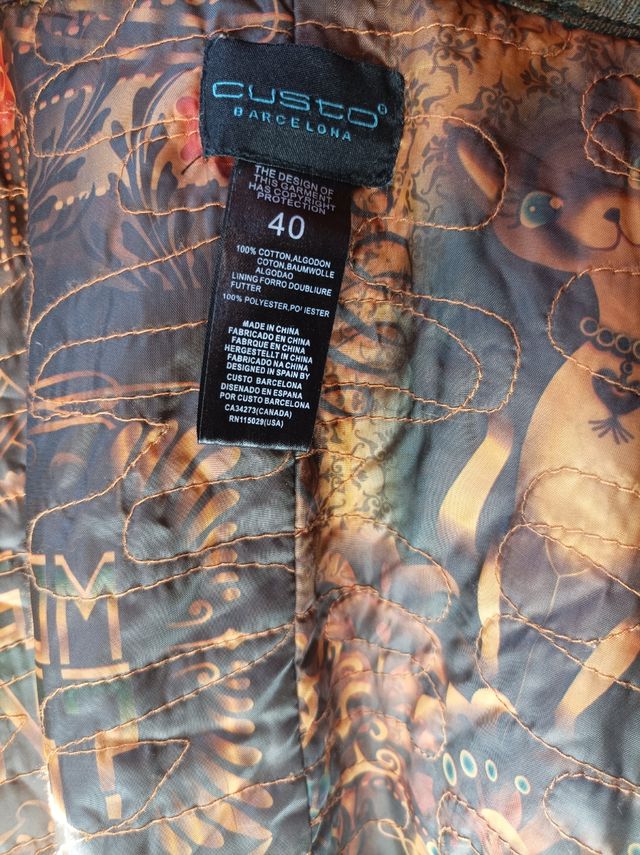 Abrigo unico Custo Barcelona verde estampado