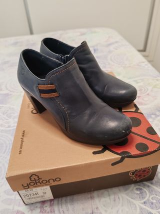 Zapato botín azul marino Yokono