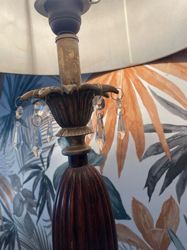 Lámpara de mesa marrón y multicolor