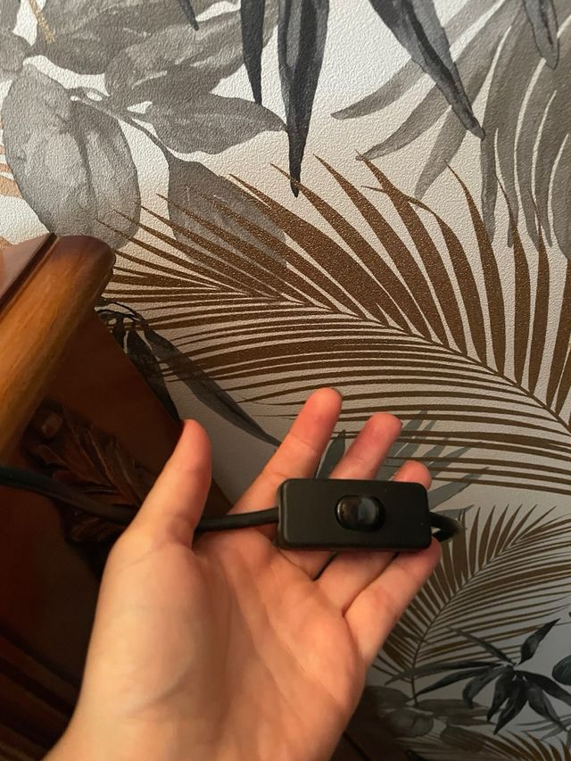 Lámpara de mesa marrón y multicolor