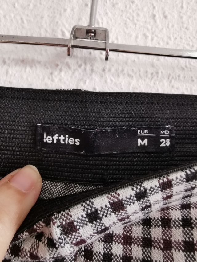 Leggings de chica talla M de Lefties de Cuadros.