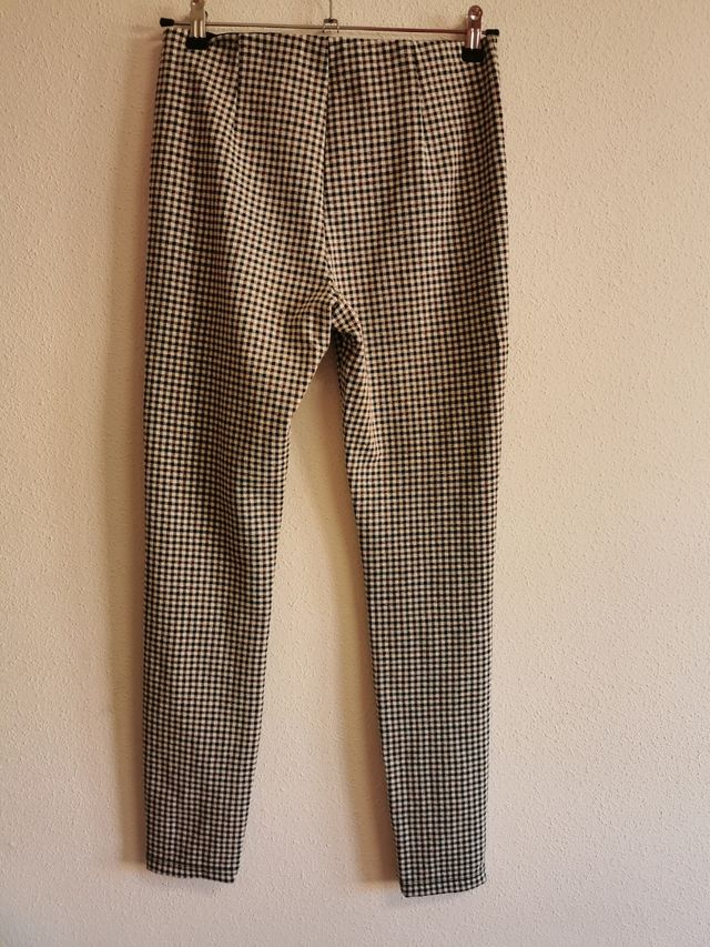 Leggings de chica talla M de Lefties de Cuadros.