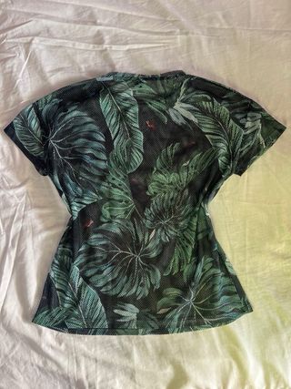 Camiseta malla estampada hojas Stradivarius