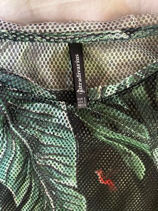 Camiseta malla estampada hojas Stradivarius
